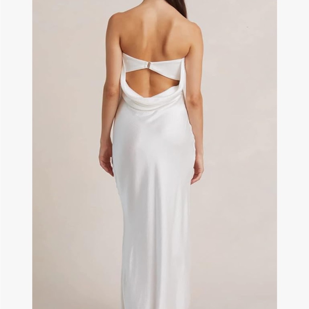 Elegant White Strapless Dress